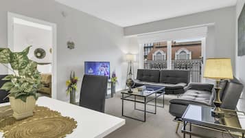Apartment, 1 Bedroom | Living area | Smart TV, streaming services