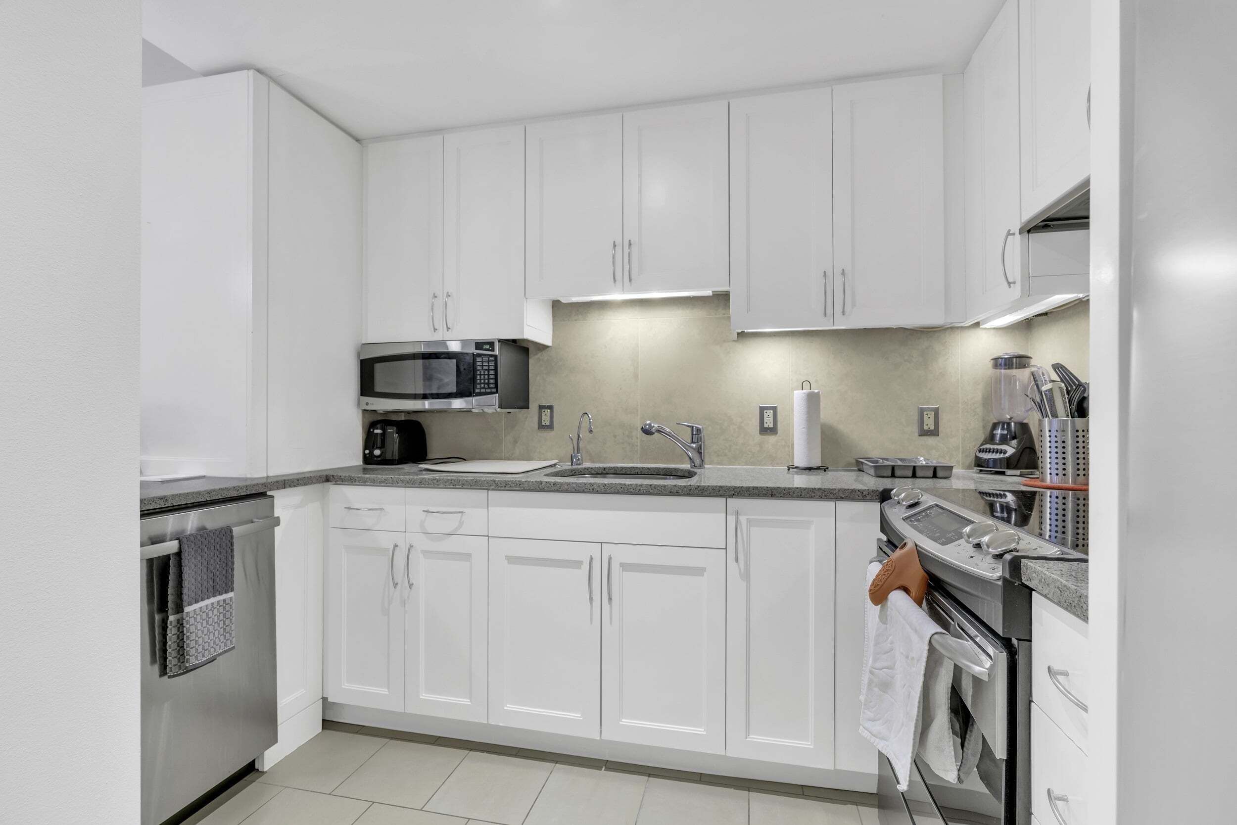 Apartment, 1 Bedroom | Private kitchen