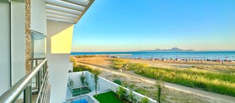 Omnya Carthage Frontsea Luxury Villa