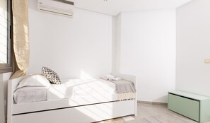 2 bedrooms, iron/ironing board, bed sheets - Wish Sunset Terrace and Top location (Marsa)