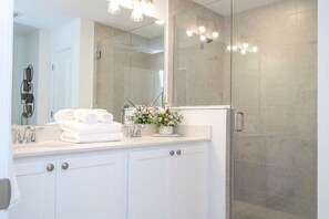 Hair dryer, towels - Charming 3Bd Close to Disney at Enclaves 745 (Davenport)