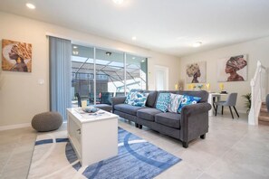 TV, DVD player, stereo, offices - Gorgeous 5Bd w  Pool at Windsor Island Resort 3882 (Davenport)