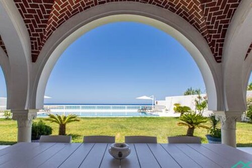 Dar Barsha: Beach front white sand and happiness