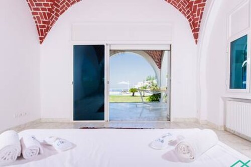 Dar Barsha: Beach front white sand and happiness