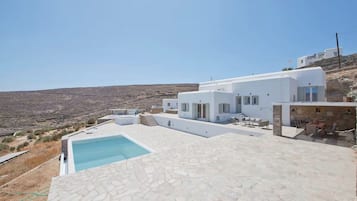 3 bedrooms