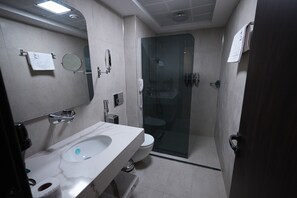 Shower, hair dryer, slippers, towels - THE NAVA HOTEL (Van)