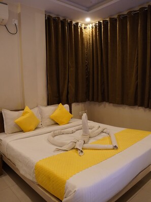 Room - Trimurti Executive (Pune)