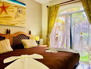 7 bedrooms, bed sheets - 8 Pax Standard Pool Villa (Playa del Carmen)