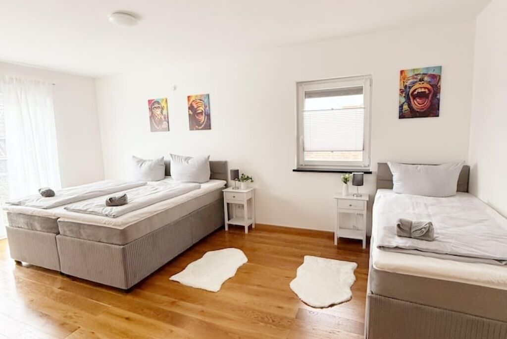4 Schlafzimmer, Bügeleisen/Bügelbrett, WLAN
