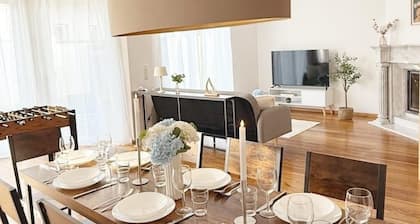 Luxuriöse Ferienvilla - Garten, Spiele & Netflix