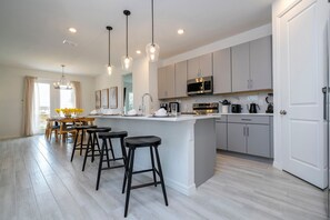 Fridge, microwave, oven, stovetop - Stunning 4Bd Close to Disney   Glen at West Haven 2198 (Davenport)