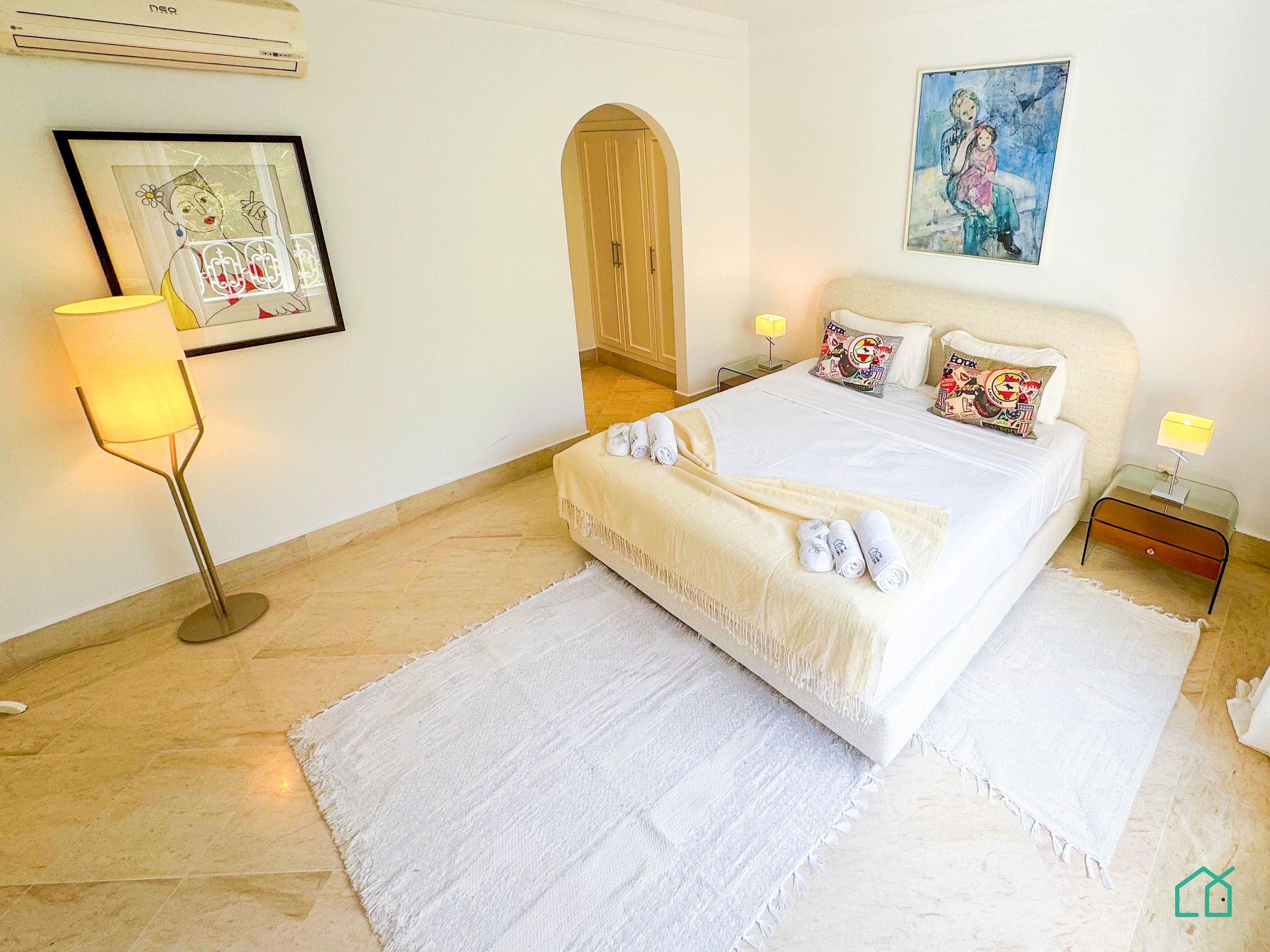 3 bedrooms, iron/ironing board, bed sheets