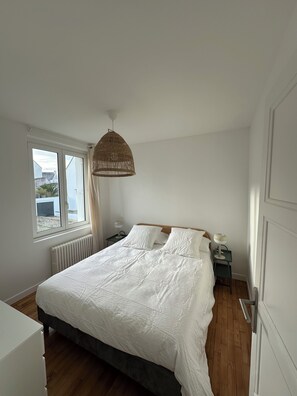 4 chambres, fer et planche à repasser, accès Internet, draps fournis