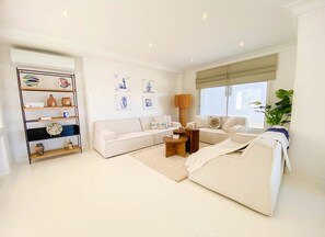 Living area - Villa Punique: Villa exceptionnelle avec vue mer (Site archéologique de Carthage)