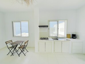 Private kitchen - Padel Resort: 1bd apartment (Raf Raf)
