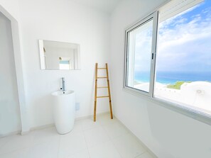 Bathroom - Padel Resort: 1bd apartment (Raf Raf)