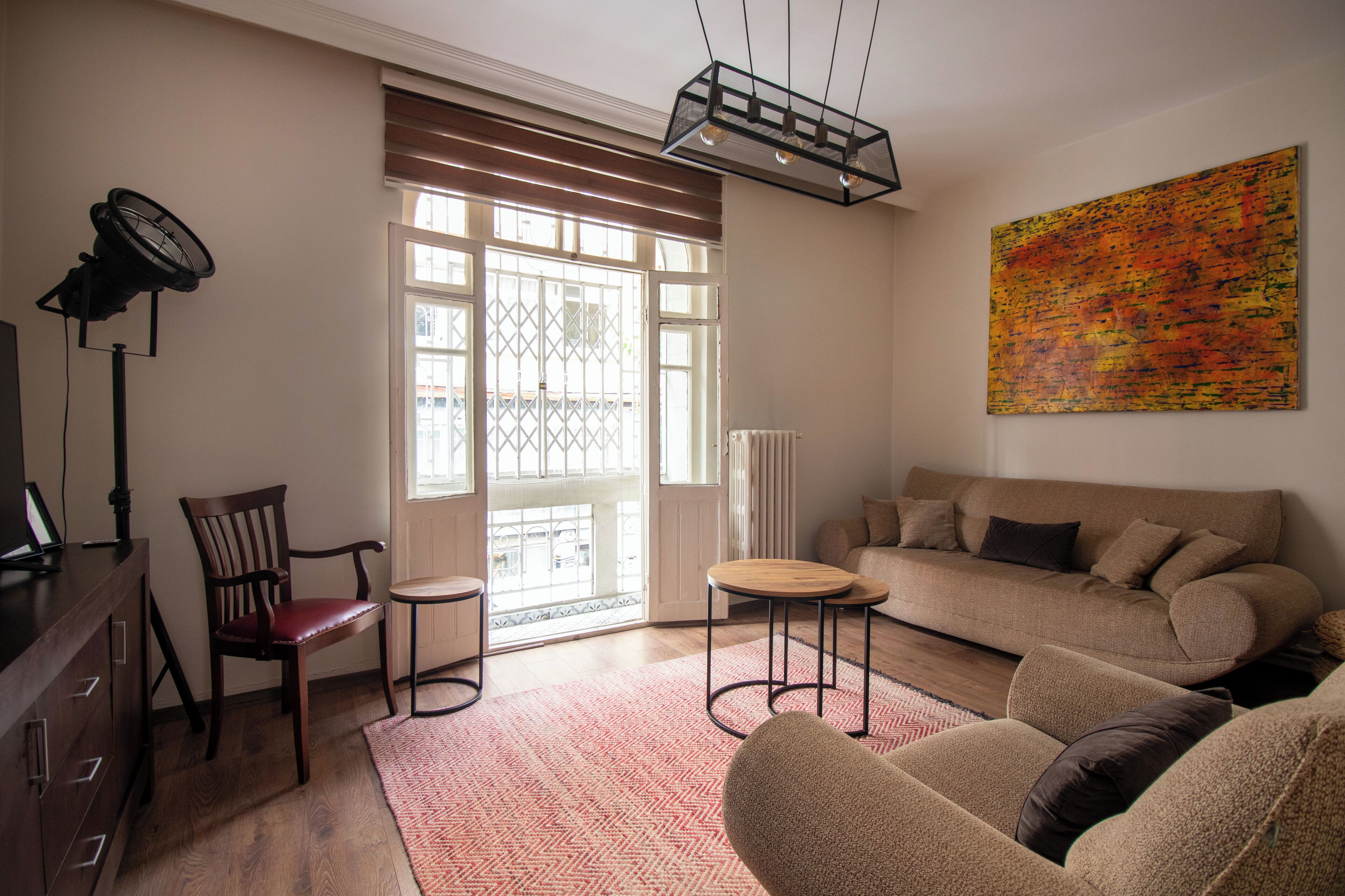 Historic & Cozy 2br Nisantasi Flat W High Ceilings - Istanbul
