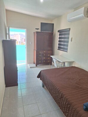 6 bedrooms, free WiFi, bed sheets - Nice independent room close to de downtown and Malecon Guaymas (Guaymas)