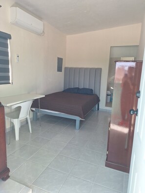 6 bedrooms, free WiFi, bed sheets - Nice independent room close to de downtown and Malecon Guaymas (Guaymas)