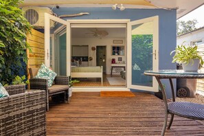 Interior - Peaceful Casita Florida with Free Parking (Hollywood)