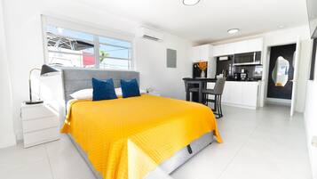 1 chambre, fer et planche Ă repasser, Wi-Fi gratuit, draps fournis