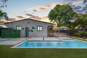Pool - Fresh & Modern with Pool Oasis (Miami)
