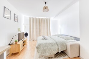 1 bedroom, desk, iron/ironing board, WiFi - Casa Serena - Terrace - A stone's throw from La Défense (Nanterre)