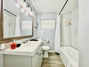 Hair dryer, towels - Family-Friendly | Fire-pit | Pool Table & Soccer (Lakeland)