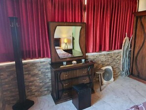 1 chambre, fer et planche à repasser, Wi-Fi