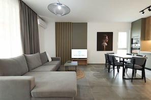 TV, offices - Sanpietro Vacation Apartment 004 (Plazhi San Pietro)