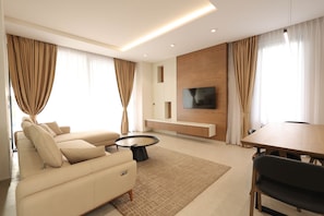 TV, offices - Sanpietro Vacation Deluxe Villa (Plazhi San Pietro)
