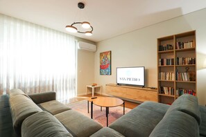 TV - Sanpietro Vacation Apartment 007 (Plazhi San Pietro)