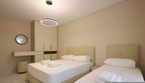 1 bedroom, desk, free WiFi - SanPietro Vacation Apartment 021 (Plazhi San Pietro)