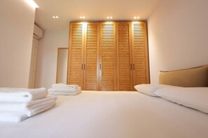 1 bedroom, desk, free WiFi - SanPietro Vacation Apartment 014 (Plazhi San Pietro)