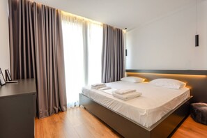 1 bedroom, desk, free WiFi
