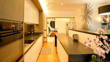 Fridge, microwave, oven, stovetop
