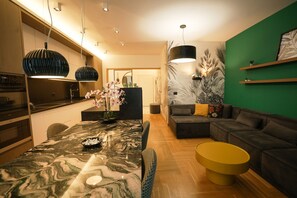 TV, offices - Grandstay Apartments 010 (Durrës)