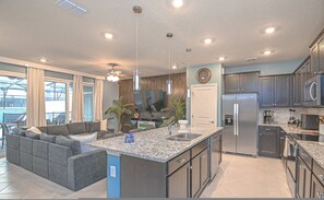 Fridge, microwave, oven, stovetop - GO!#35 - WINDSOR CAY (Clermont)