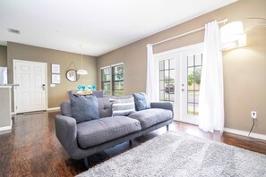 TV, DVD player, stereo, offices - Spacious 4Bd Disney Dream with Resort Access at Lucaya 3210 (Kissimmee)