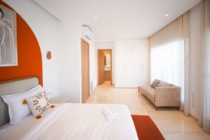 4 chambres, fer et planche à repasser, draps fournis