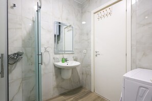 Bathroom - SanPietro Vacation Apartment 043 (Plazhi San Pietro)