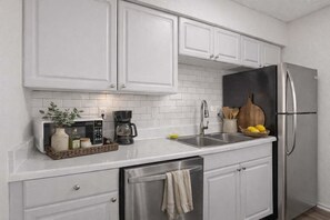 Fridge, microwave, oven, stovetop - FIFA 2026 • Best Location Near Stadium • 2BR (Arlington)
