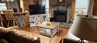 Happy Beara Cabin - Close to Helen, GA