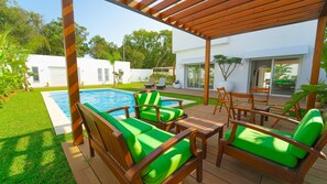 Pool - La Marina: secure seaside with pool (La Marsa)