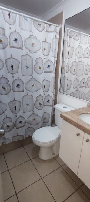 Hair dryer, towels, soap, toilet paper - Centrally located condominium with swimming pool, barbecue area and children's playground. (La Serena)