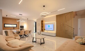 Televisión y oficina 