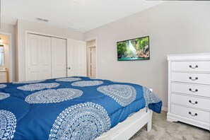 Desk, iron/ironing board, free WiFi, bed sheets - Resort 4Bd Townhome w GameRoom   Patio Near Disney (Celebration)