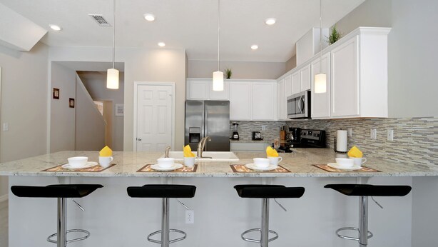 Coffee/tea maker, fridge, microwave, oven - Family 4Bd Townhome near Disney w  Pool Access (Celebration)
