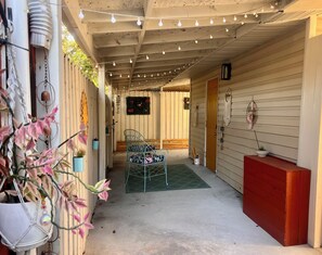 Terrace/patio - Cozy studio in tranquil Orlando with refreshing AC (Orlando)