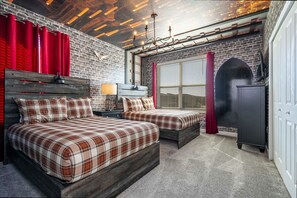 Desk, iron/ironing board, free WiFi, bed sheets - Themed 5Bd Family Villa w  Pool   Spa Near Disney (Davenport)